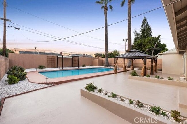 Foto del edificio - 7009 Hatillo Ave