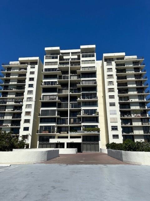 Primary Photo - 801 N Venetian Dr