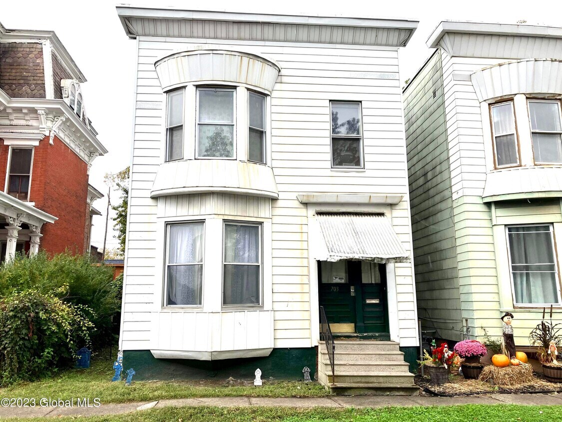 Foto principal - 703 2nd Ave