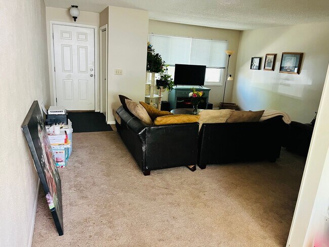 Foto del edificio - 332-334 Covert Ln