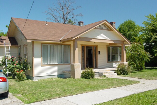 Building Photo - 327 Maple Street