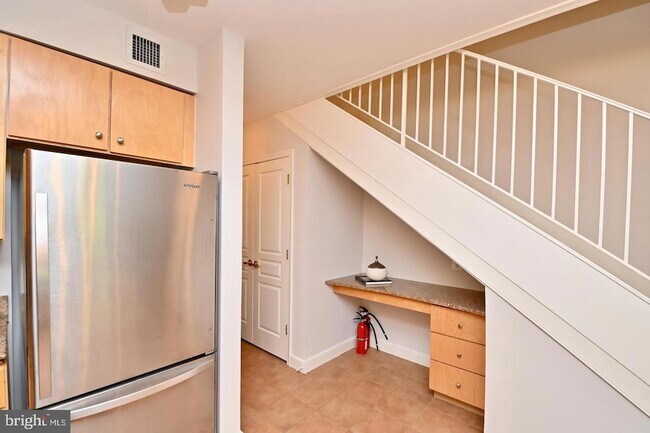 Foto del edificio - 616 E Street NW Unit 449