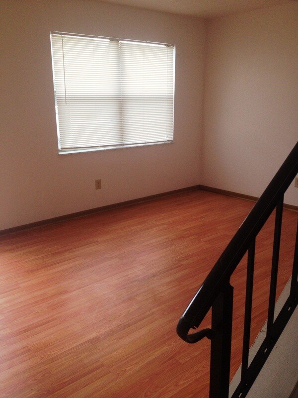 Foto del edificio - 1900 Aaron Dr