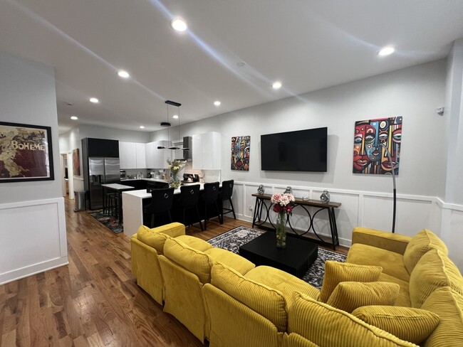 Foto del edificio - 6613 S Langley Ave