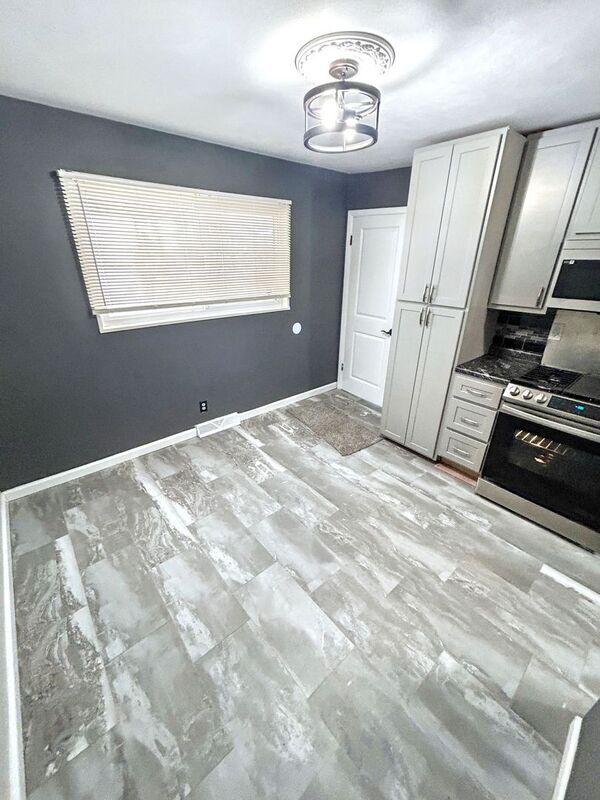 Building Photo - 5575 Winchelsea Dr
