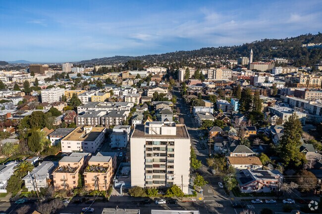 Aerial Photo - Berkeley Town House