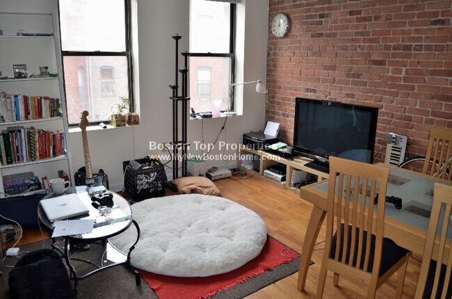 Foto del edificio - 65 Hemenway St