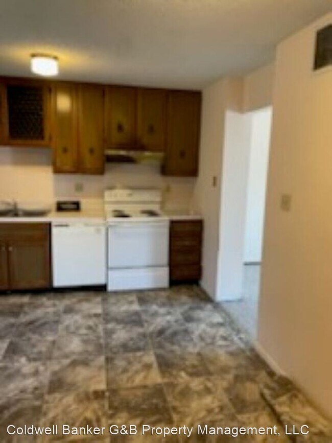 Building Photo - 3 br, 1.5 bath House - 3600 SW 29th Terrac...