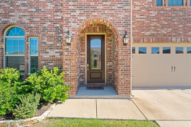 Building Photo - 716 Lombard Ln