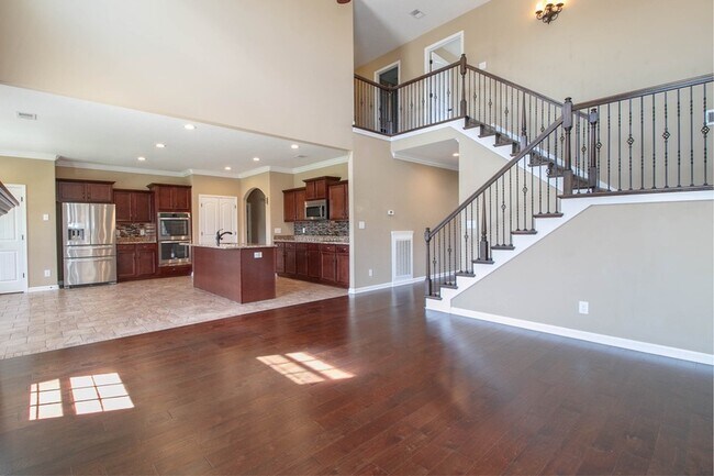 Building Photo - 105 Raider Dr