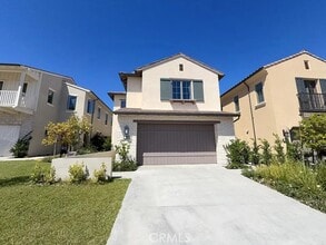 Building Photo - 160 Statura