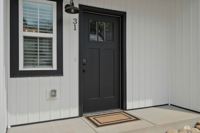 Foto del edificio - Sango Drive 3 Bedroom Townhomes For Rent!