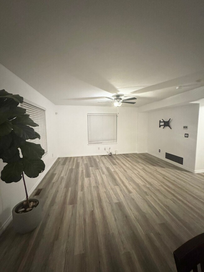 Foto del edificio - 7836 Braxton Dr