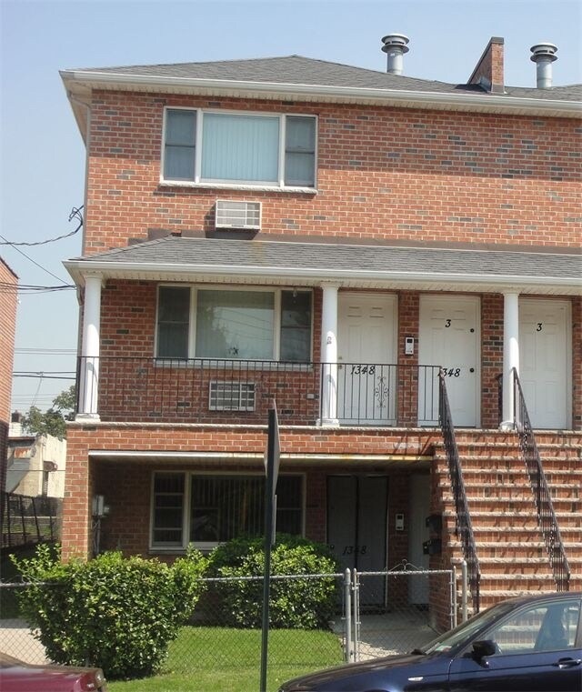Primary Photo - 1348 Edwards Ave