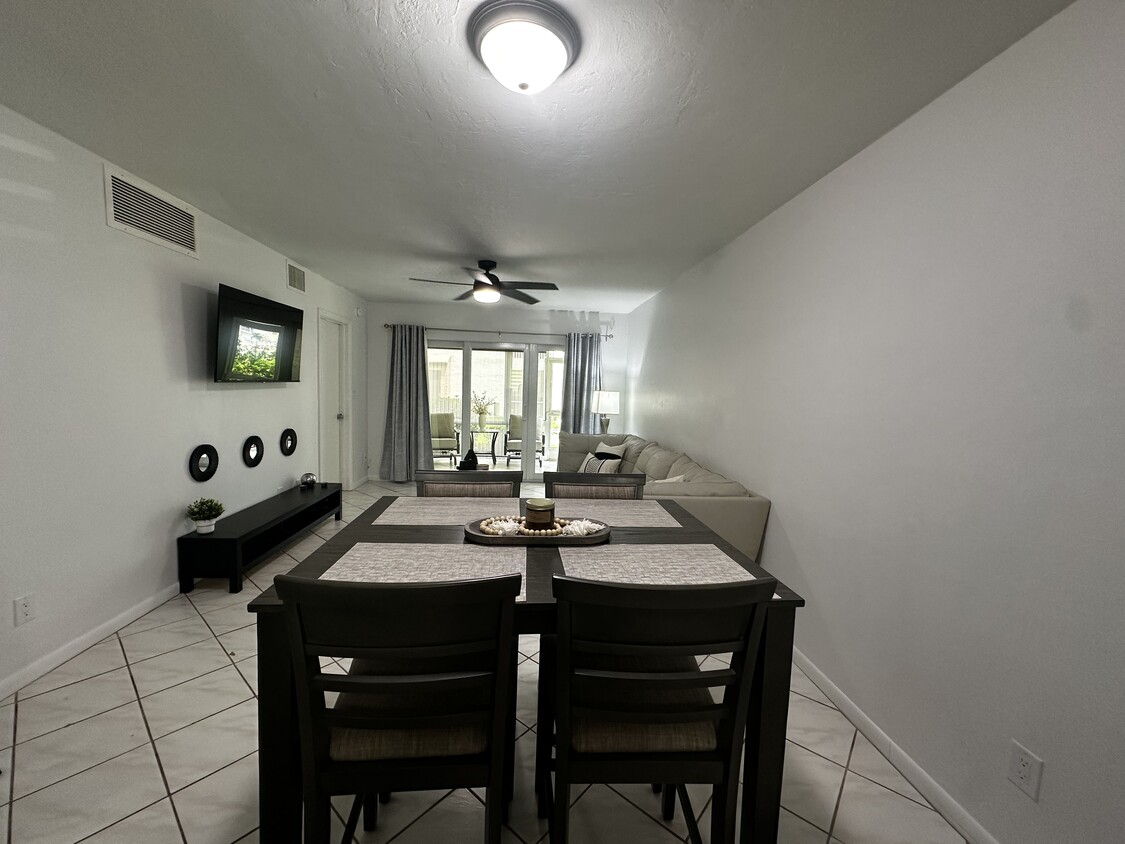 Foto principal - 1008 Manatee Rd