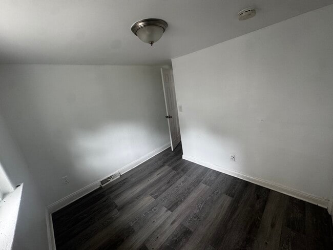 Building Photo - 251 Myrtle Ave