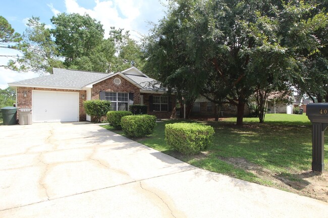 Building Photo - 3 bed 2 bath home in southwest Pensacola ~...