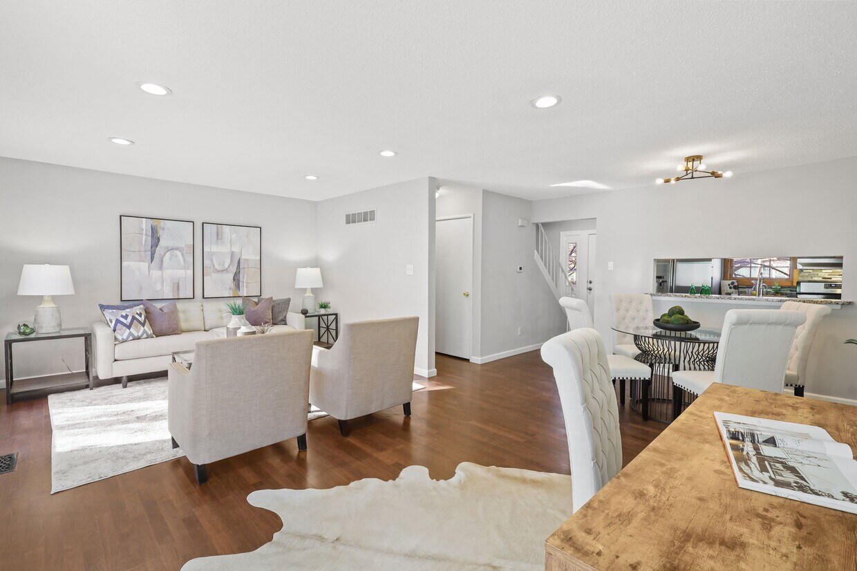 Foto principal - 10411 Corbeil Dr