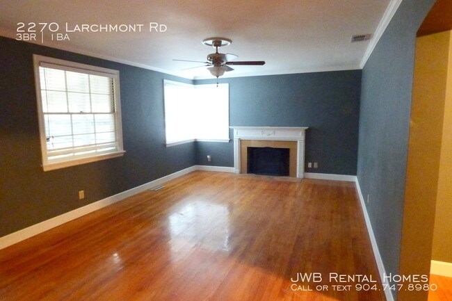 Building Photo - 2270 Larchmont Rd
