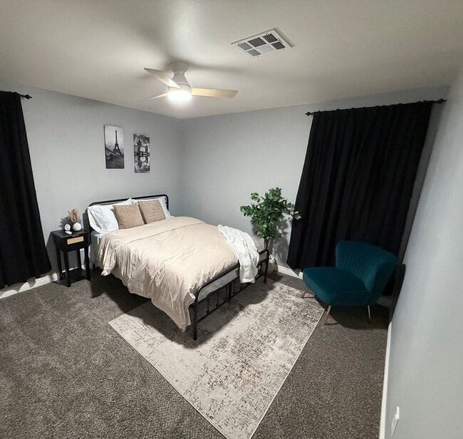 Building Photo - 2 Bedroom Single Family Home in Las Vegas