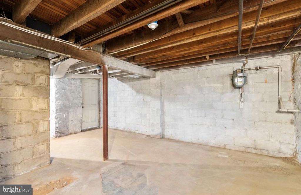Building Photo - 3423 6th St