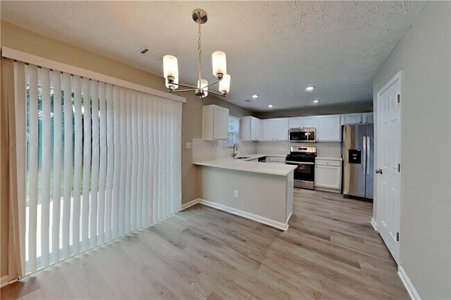 Foto del edificio - 2940 Storybook Ln