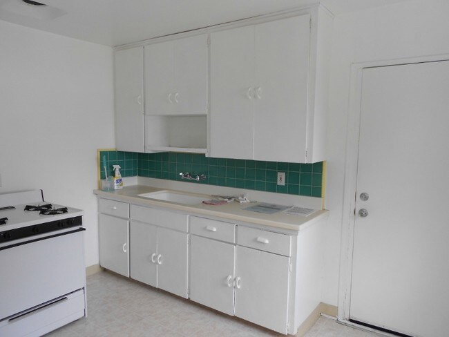 Cocina - Madrone Avenue Apartments