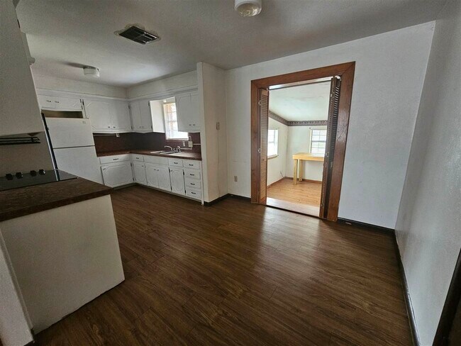 Foto del edificio - 4527 SW Beta Ave