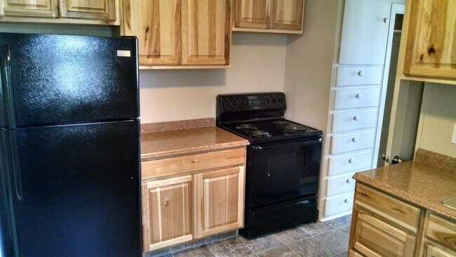 Foto del edificio - upstairs 1 bed 1 bath apartment in Kamas.