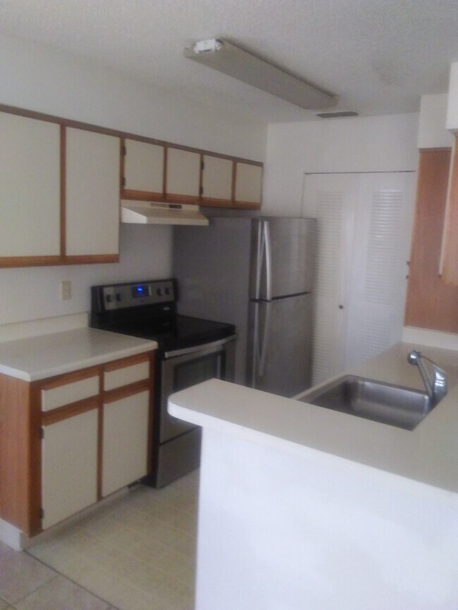 Foto del edificio - 2 Bedroom/ 2 Bath at Tradewinds in Metrowest ...