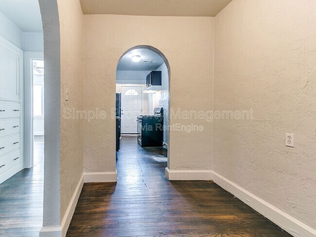 Foto del edificio - 946 East Dr