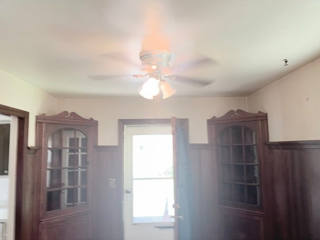 Building Photo - 1618 S Dixon Cir