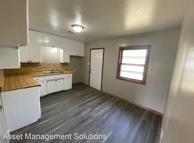 Building Photo - 4 br, 1 bath House - 3816 Woodside
