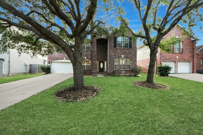 Foto del edificio - 2423 Waterwood Dr