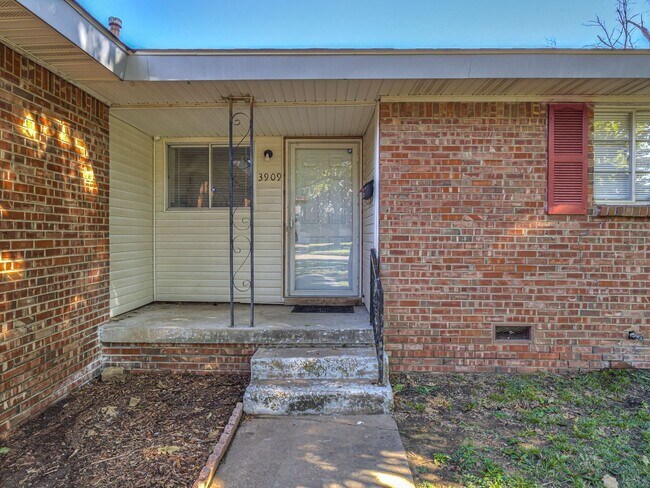 Building Photo - Beautiful 3 bedroom / 2 bath