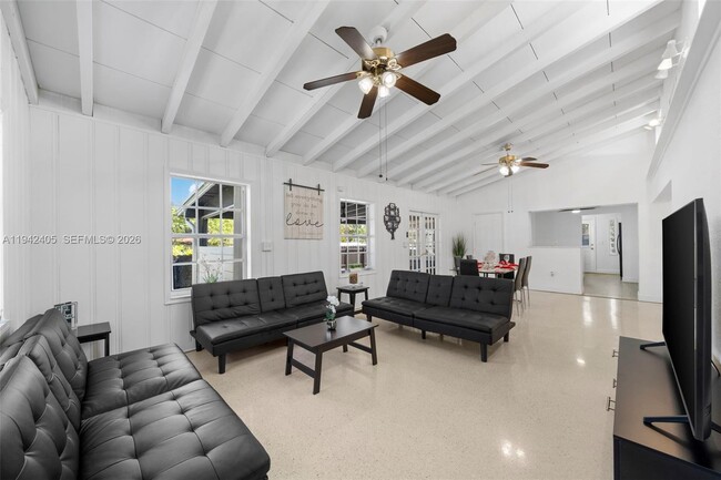 Building Photo - 19 NE 3rd St