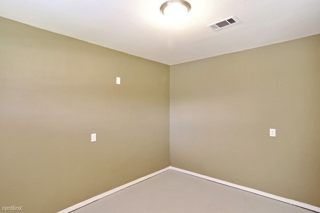 Building Photo - 3 br, 1.5 bath House - 3103 Albemarle Dr