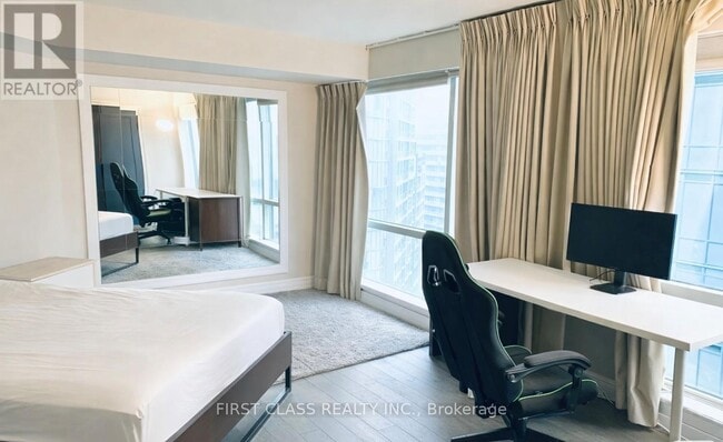 Building Photo - 1001 Bay St.