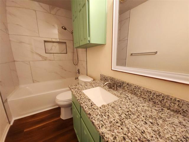 Foto del edificio - 2426 Woodside Dr