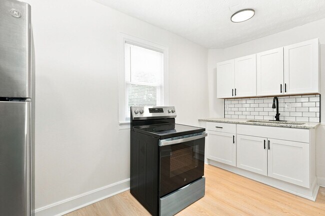 Building Photo - 397 Catherine St