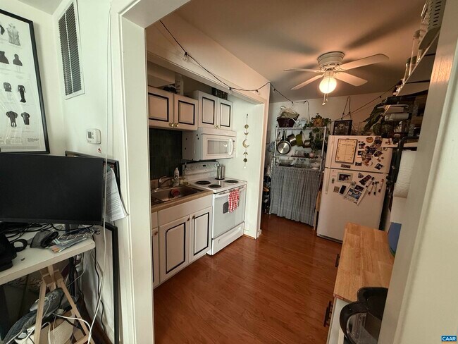 Foto del edificio - 1311 Wertland St