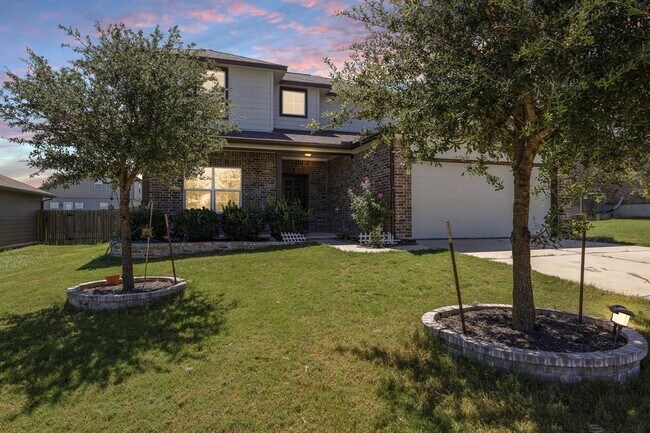 Building Photo - 121 Leona River Trl
