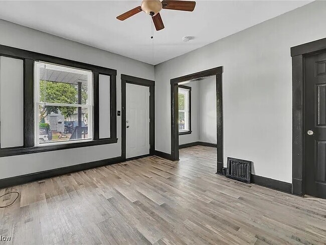 Foto del edificio - 3620 E 63rd St
