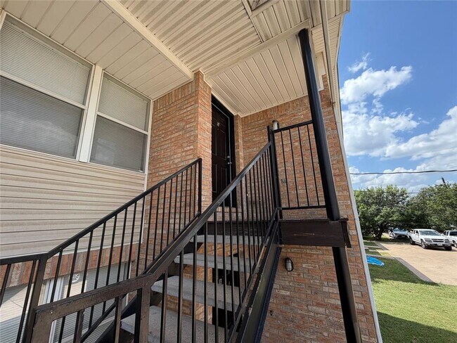 Foto del edificio - 2214 Katy Ln
