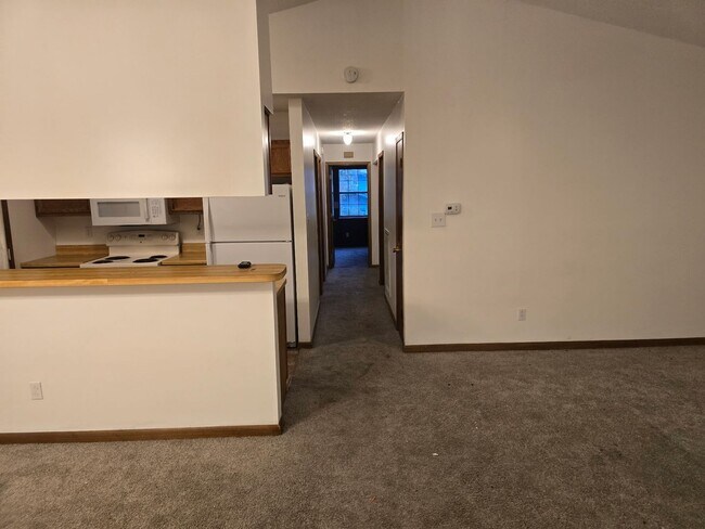 Building Photo - Knoxville 37931 - 3 bedroom, 2 bath home w...