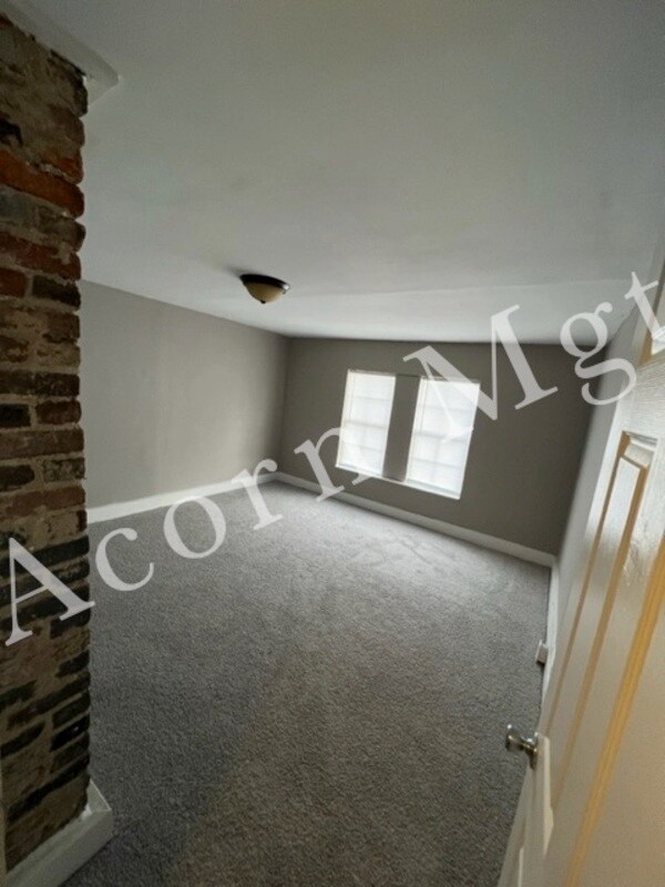 1034 W Gay St