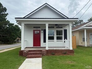 Building Photo - 1901 N Davis Hwy