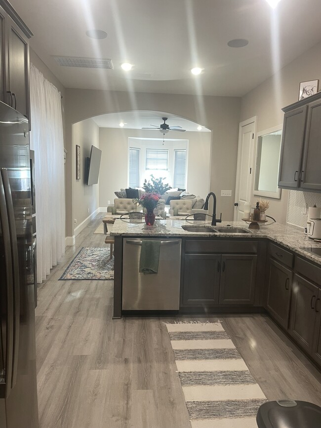 Foto del edificio - 126 Oasis Dr