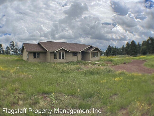 Building Photo - 3 br, 2 bath House - 8985 N Silver Saddle ...