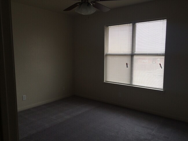 Building Photo - 5202 Daybreak Cir